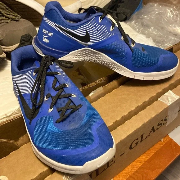 Nike Shoes 12 - Picture 1 of 3